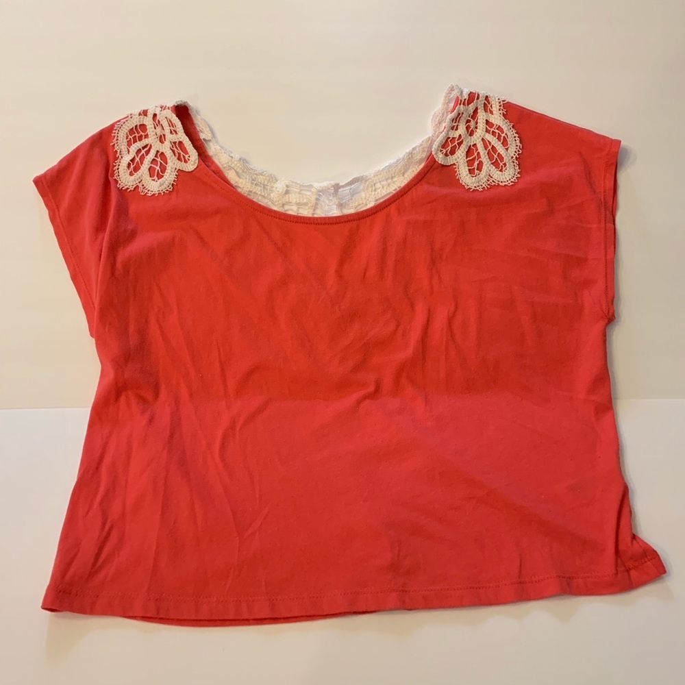 Forever 21 short sleeve lace back